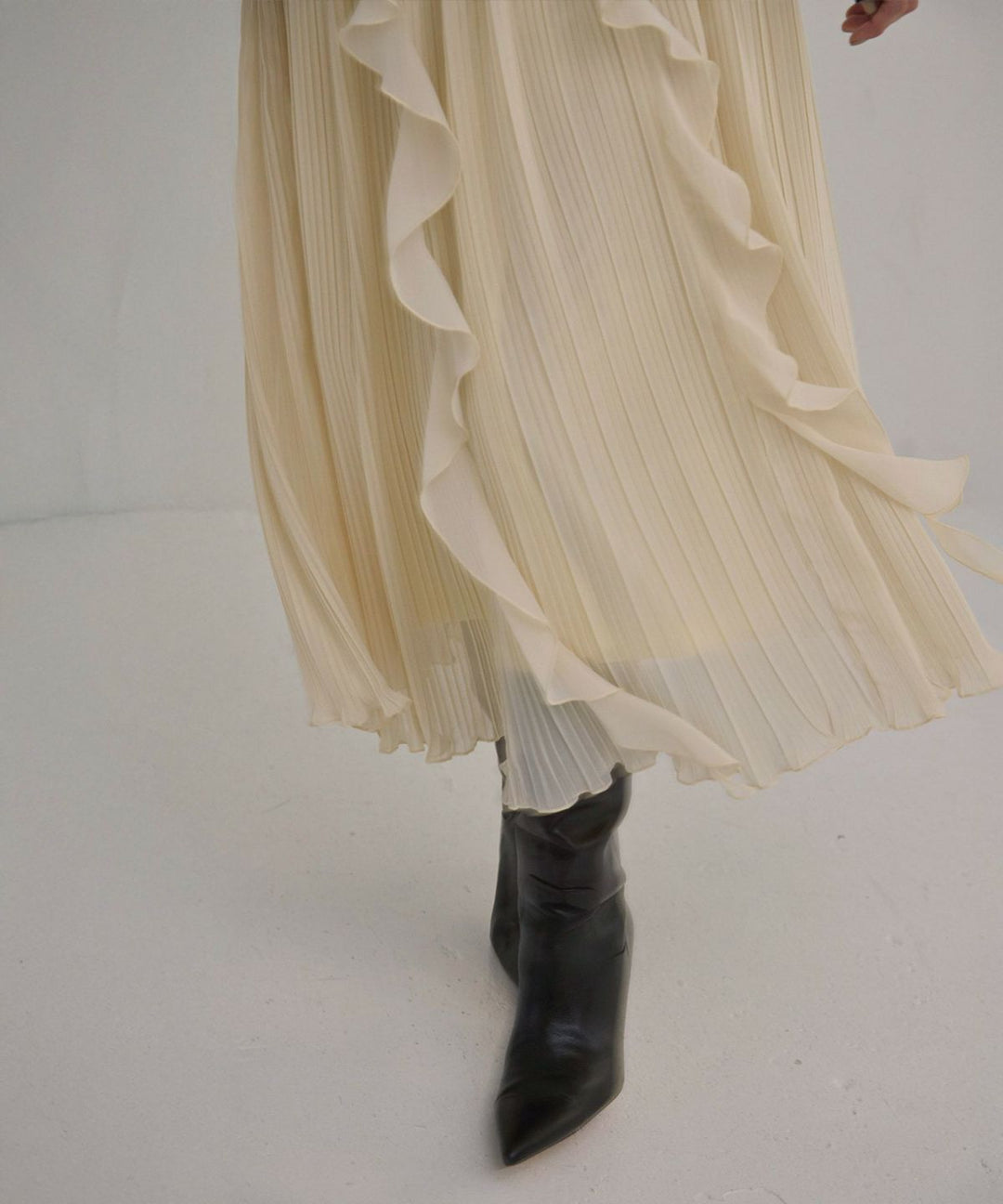 Pleat Ruffle Mellow Skirt