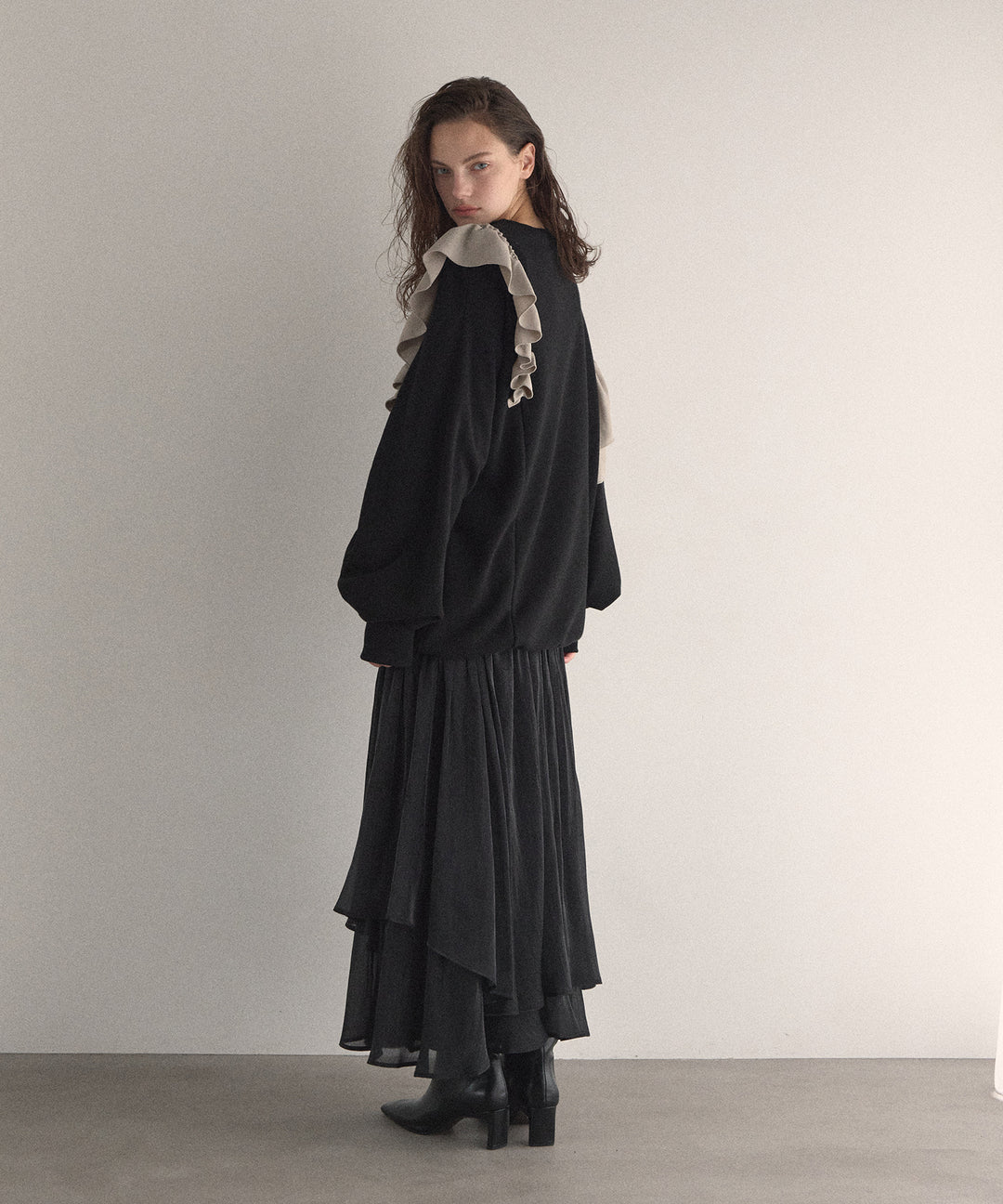 Frill Sweat Pull Over