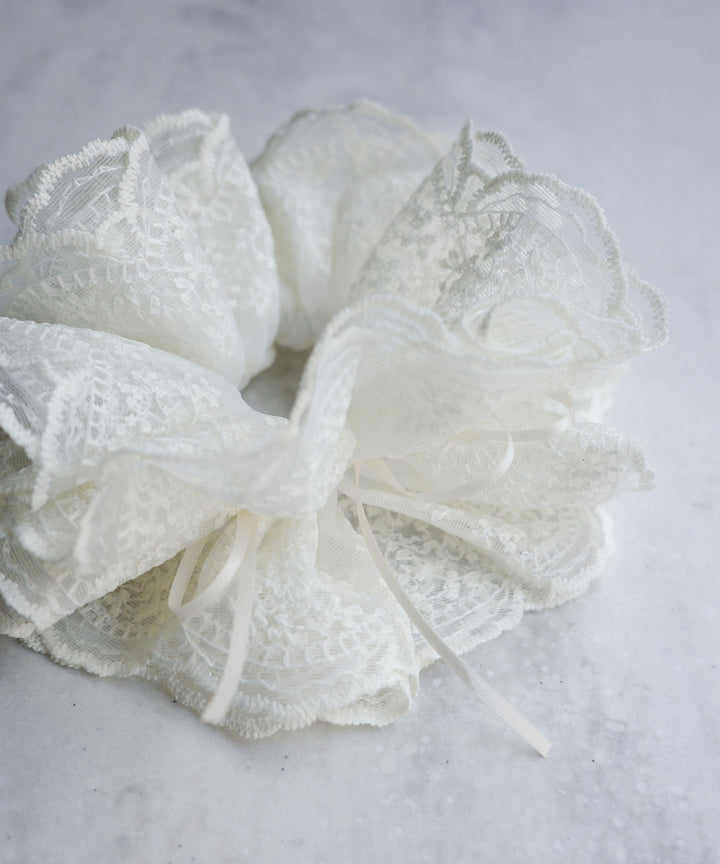 ANTIQUE W LACE Chou Chou
