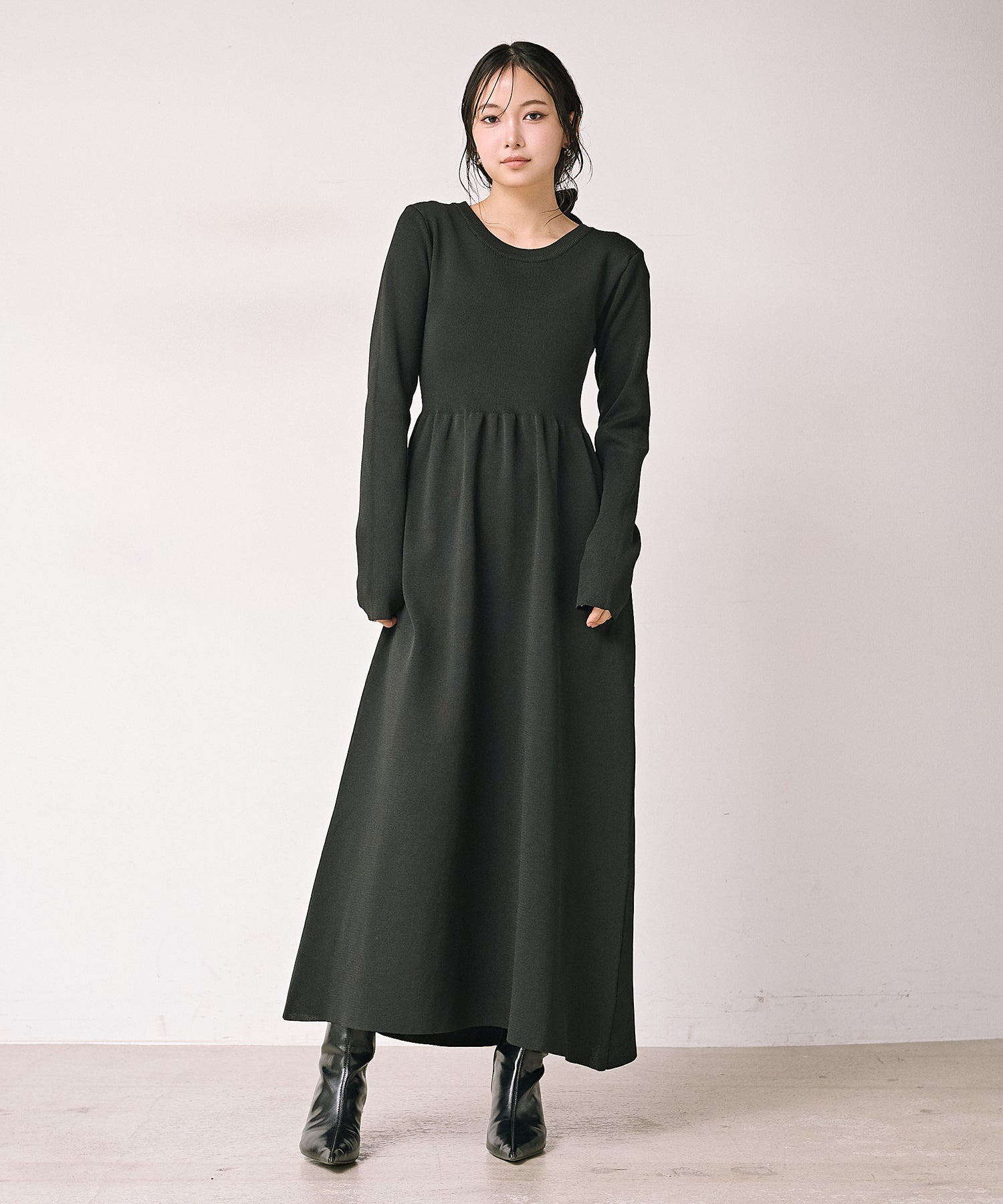 eliuu)Tension Flare Knit Onepiece – MIELI INVARIANT