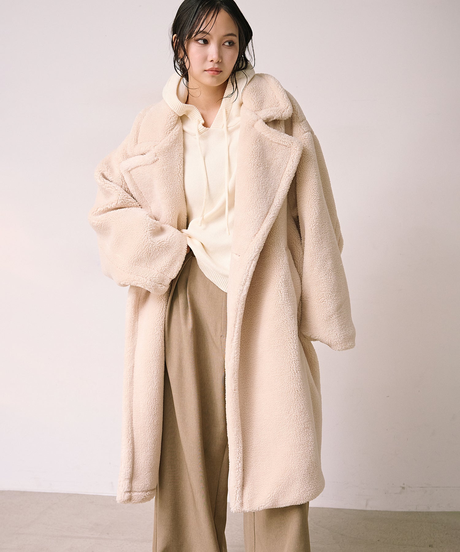 新品　ella_selectshop boa middle coat アイボリー eliuu)Puffy Boa Coat – MIELI INVARIANT