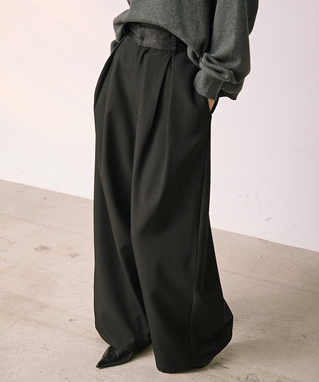 (eliuu)Satin Belt Highonz Tuck Slacks