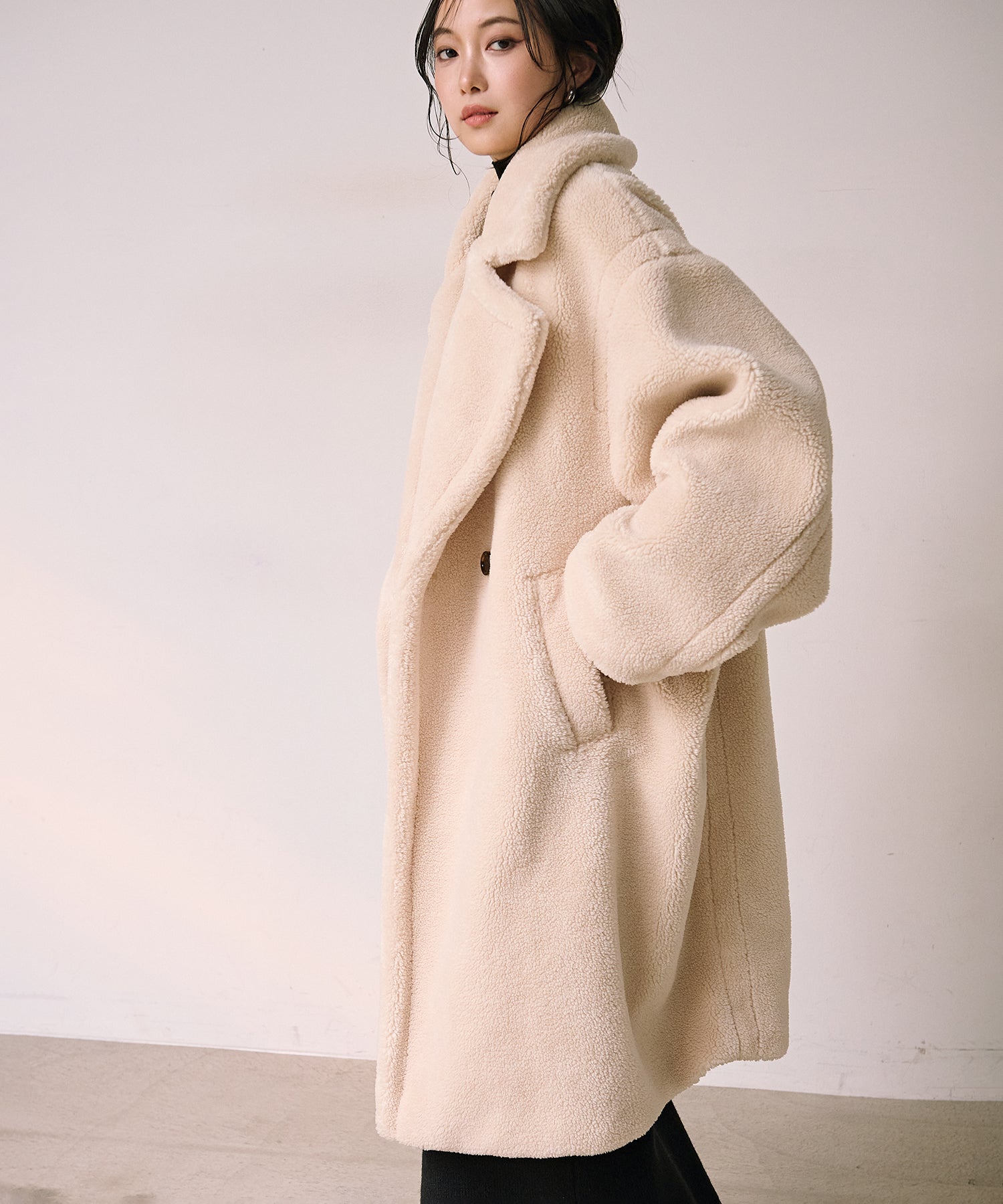 eliuu)Puffy Boa Coat – MIELI INVARIANT