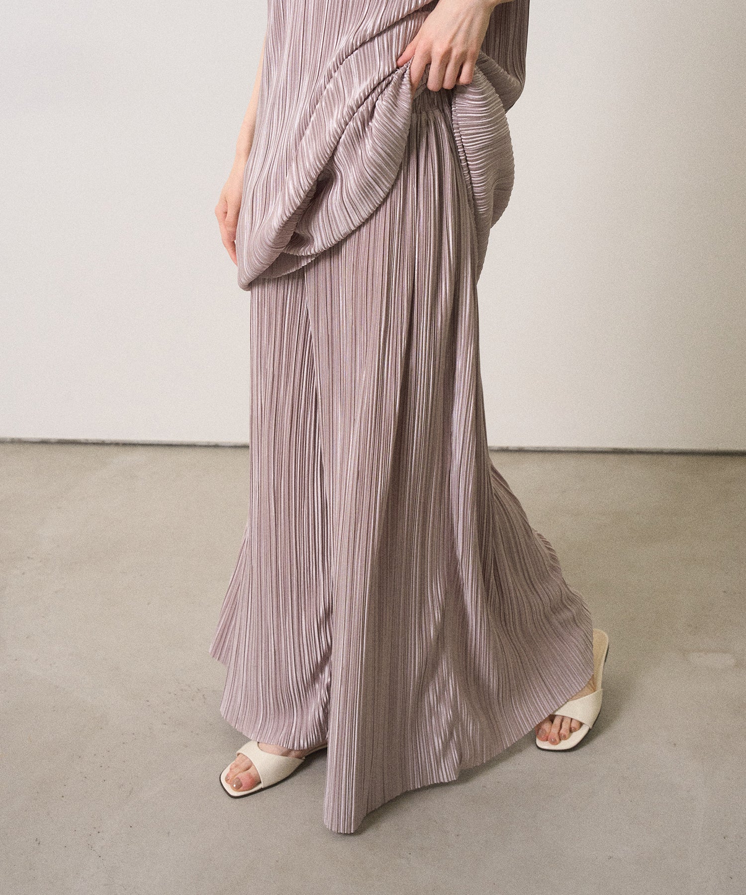 めい River Pleat Wide Pants – MIELI INVARIANT
