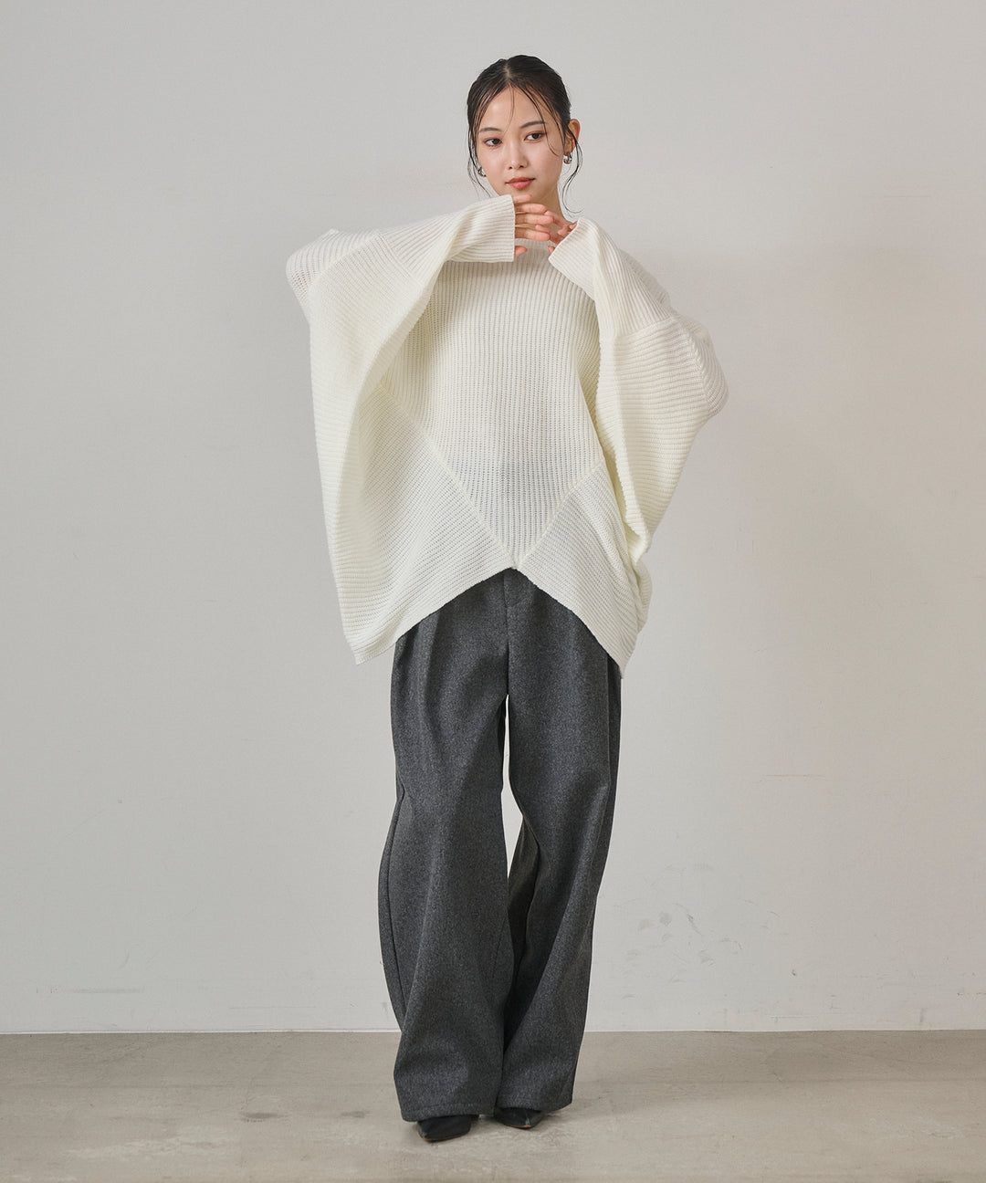 (eliuu)Wool Like Solid Tuck Slacks