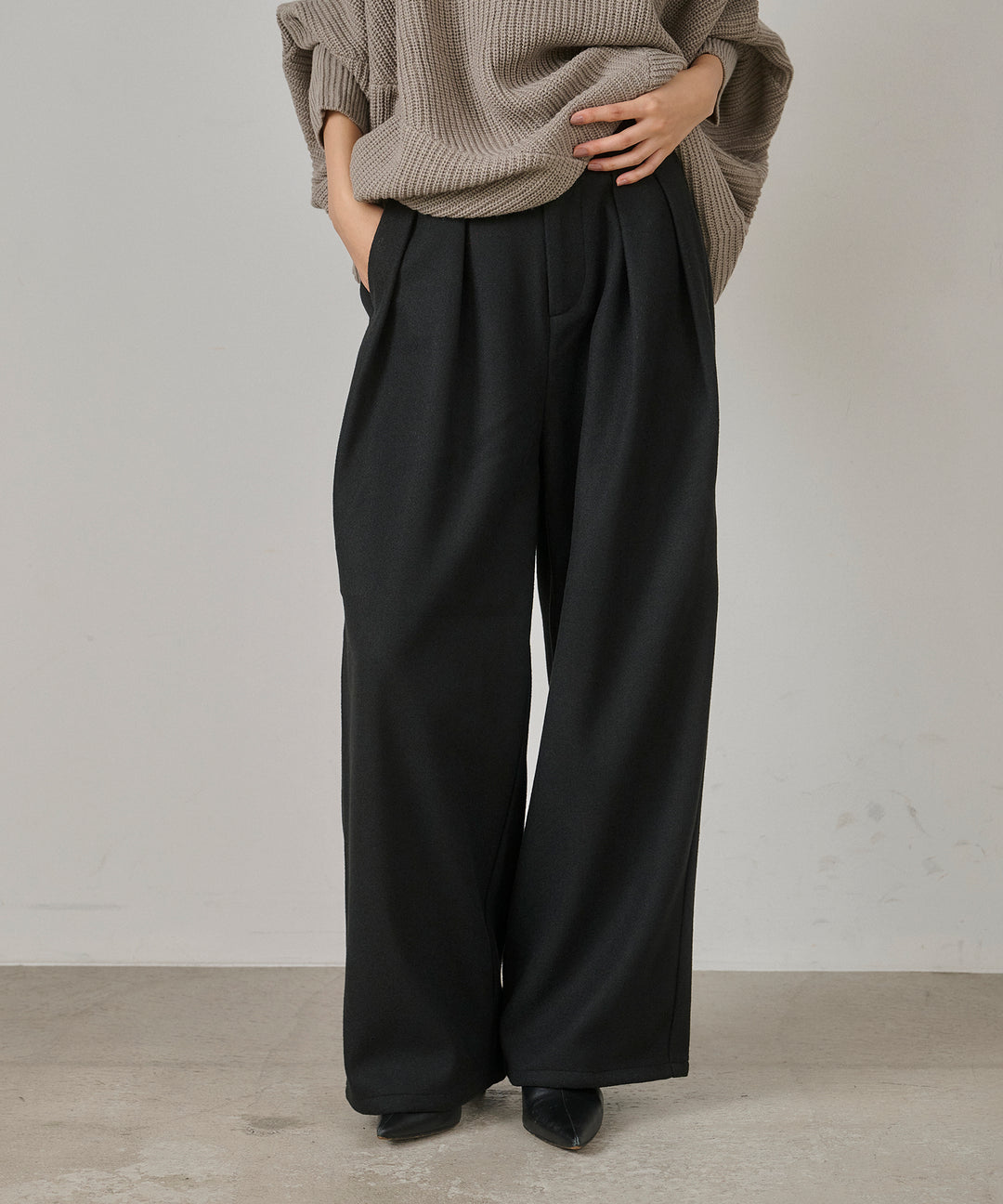(eliuu)Wool Like Solid Tuck Slacks