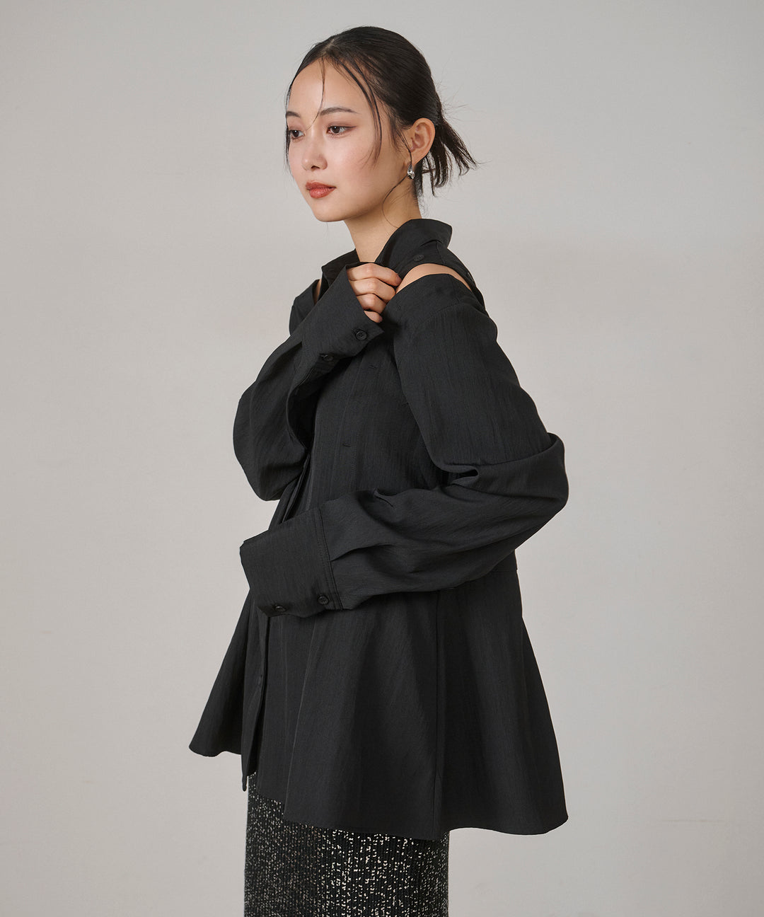 [SET]Multi Way Tuck Shirt+Luminous Foil Knit Skirt